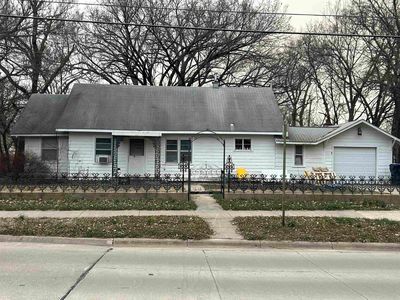 711 Old Main St, Newton, KS, 67114
