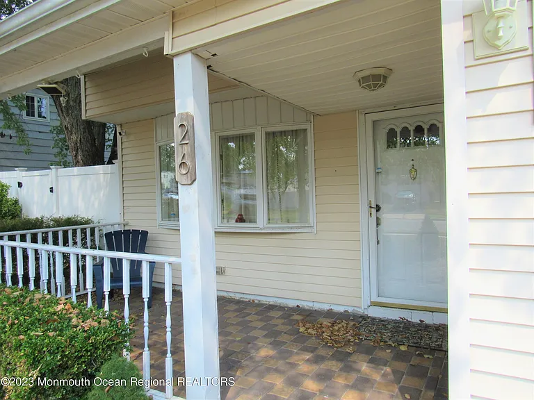 26 Lincroft Ave — Photo 2