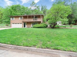 713 Canyon Dr, Manhattan, KS 66502
