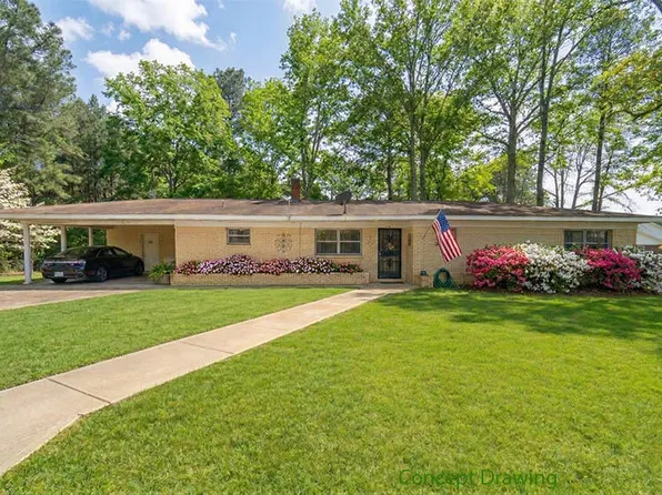 302 Blackwell St, Collins, MS 39428