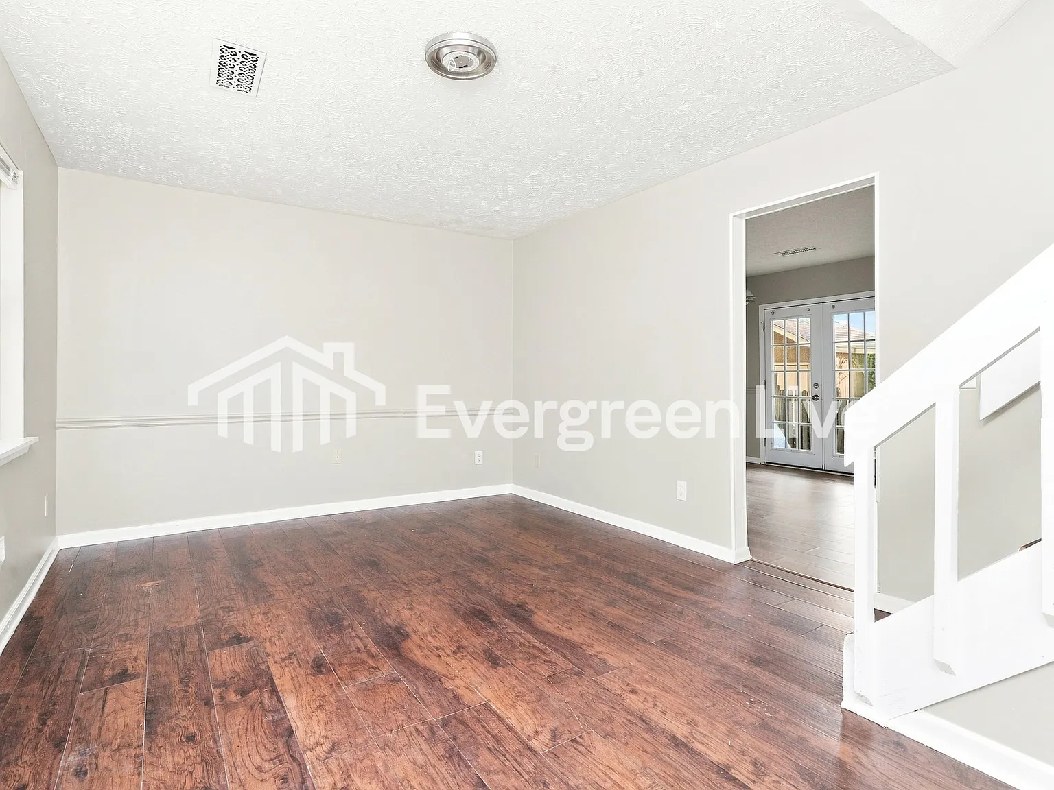 3 bed, 2.5 bath, 1400 sqft, $2,095 — Photo 3
