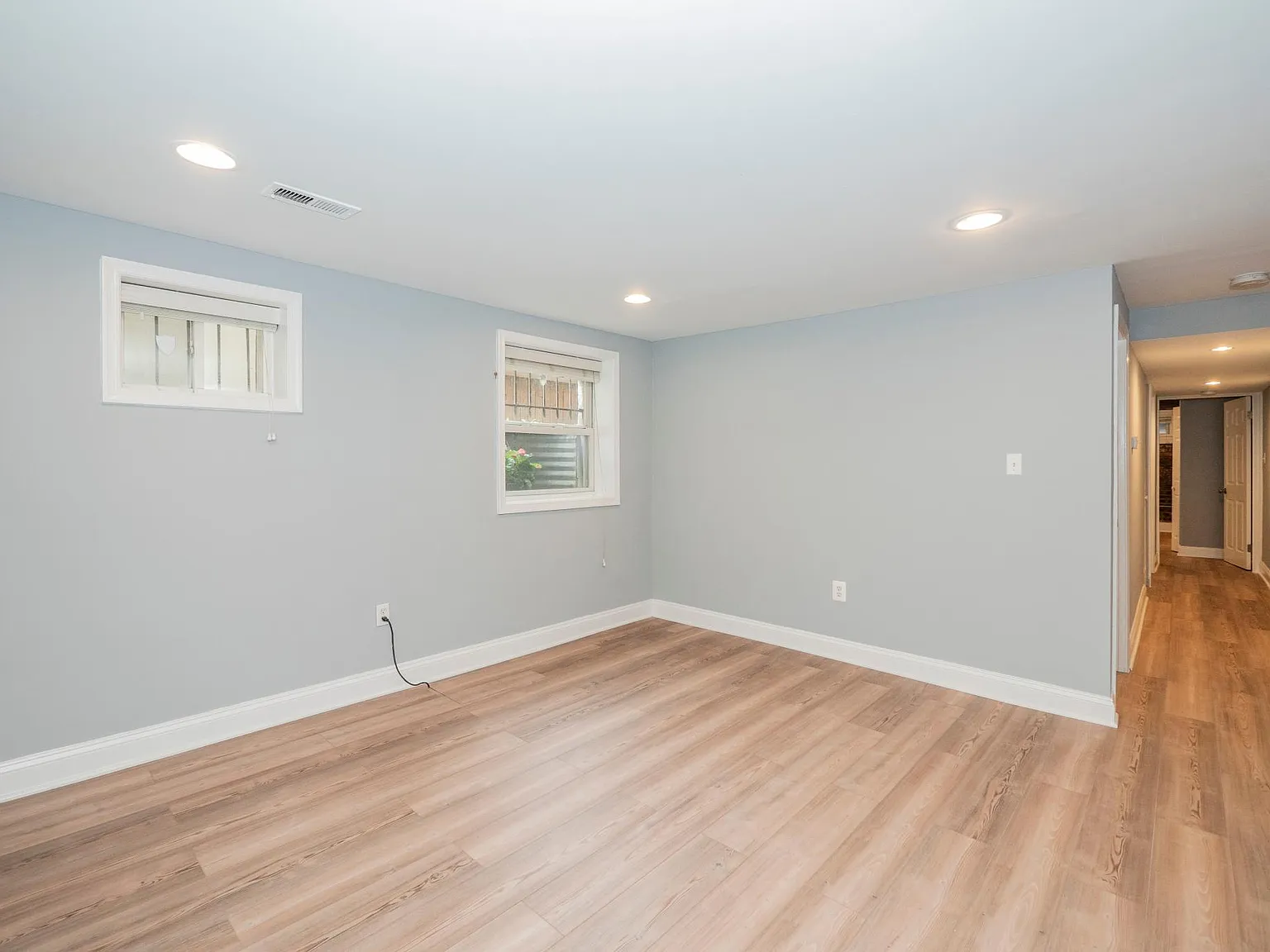1421 Columbia Rd NW — Photo 4
