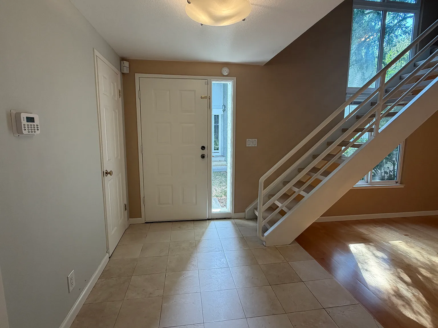 3 bed, 2.5 bath, 1885 sqft, $5,000 — Photo 3