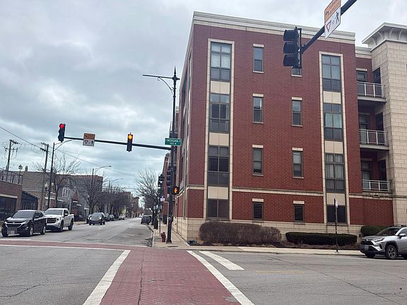 5th image of 3505 S Morgan St APT 320