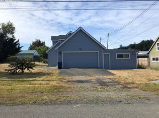 325 9th St, Pt Orford, OR 97465