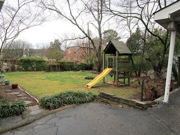4th image of 505 Lauderdale St NW