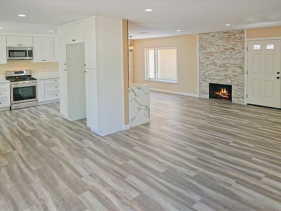 4th image of 22717 Cantlay St