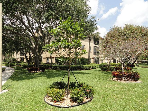 2nd image of 5099 Splendido Ct APT T