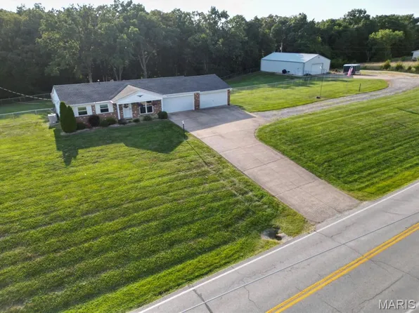 1823 S Point Prairie Rd, Wentzville, MO 63385