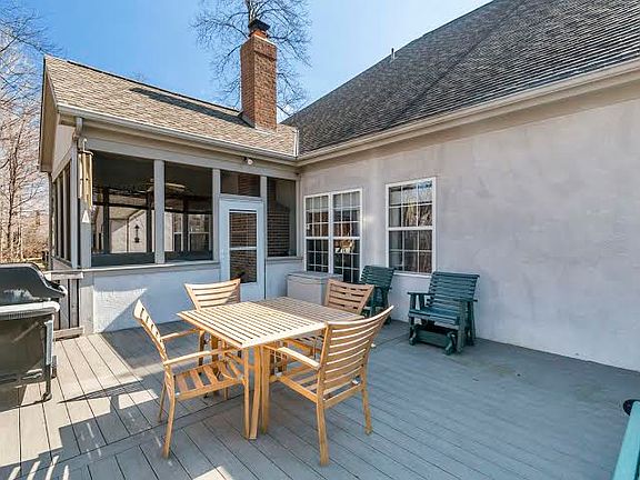 3rd image of 3083 Waukeegan Ave