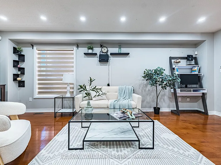 7 Roadmaster Ln — Photo 10