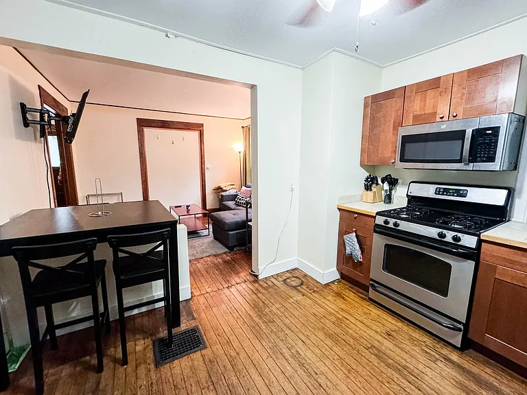 128 Blair St — Photo 4