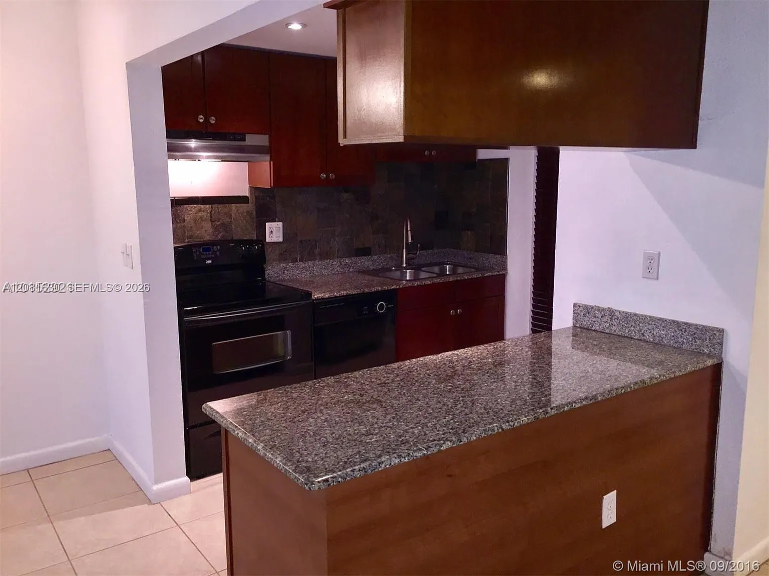 Palms Pinecrest Condo — Photo 3