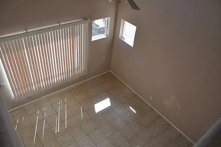3 bed, 2.5 bath, 1557 sqft, $2,160 — Photo 4