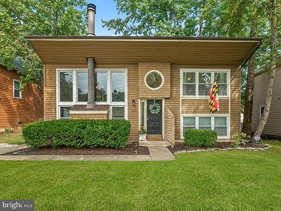 2nd image of 902 Berwick Dr