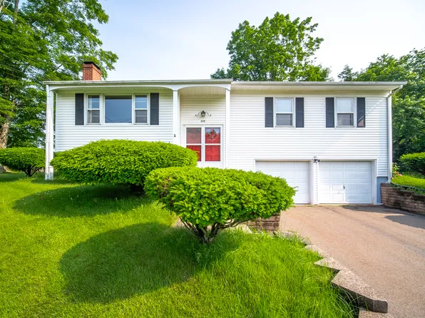 895 West Woods Road, Hamden, CT 06518