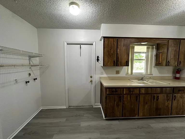 4616 N Goldenrod Rd — Photo 7