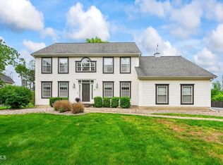 9 Owasco Court, Niskayuna, NY 12309