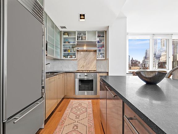 3rd image of 200 Chambers St APT 12A