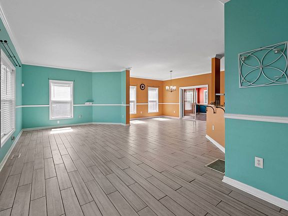 5th image of 21 Sidewell Ct
