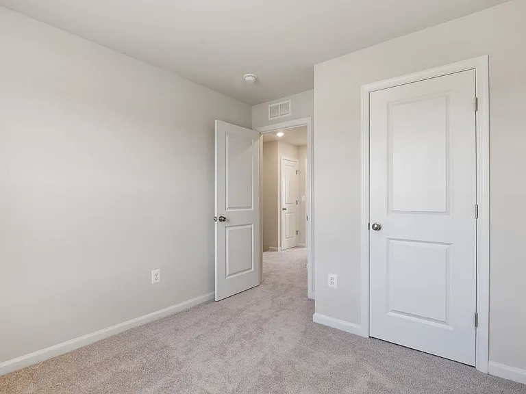 105 Milburn Dr — Photo 26
