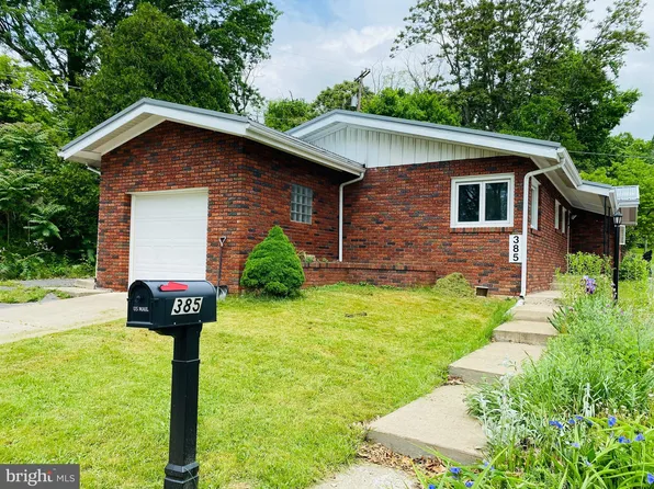 385 W 5th St, Lewistown, PA 17044