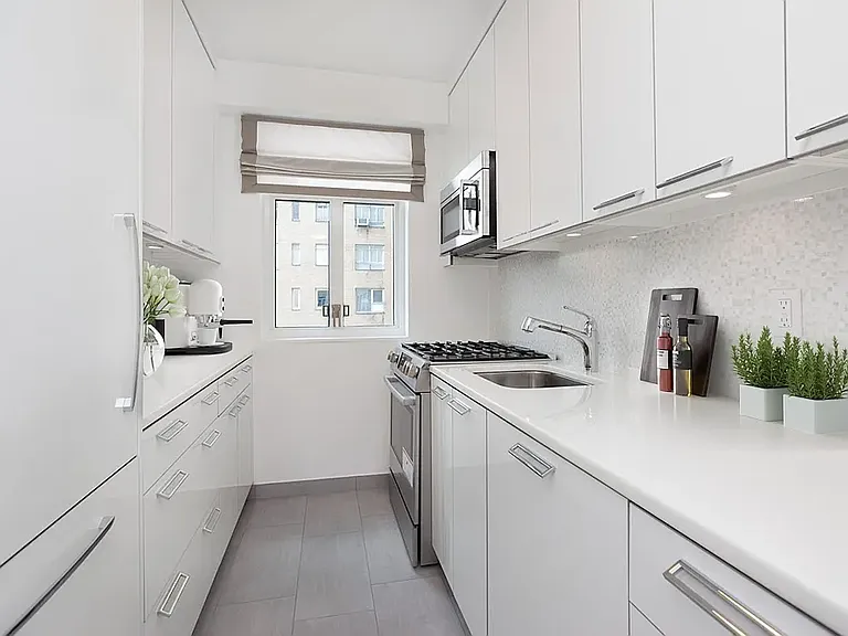 240 Central Park S #7J — Photo 5