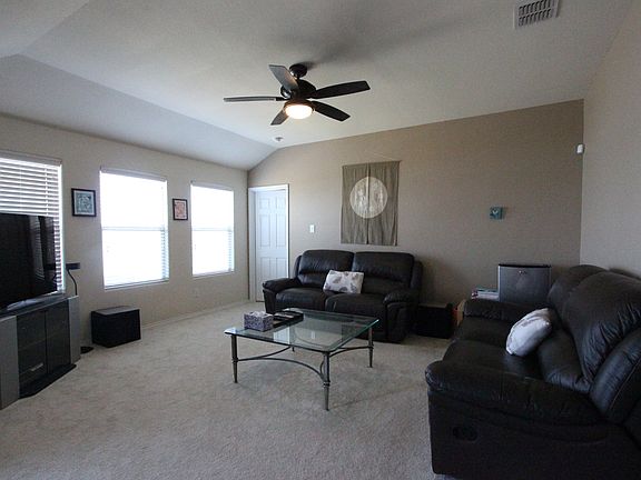 4th image of 1810 Bayfront Dr