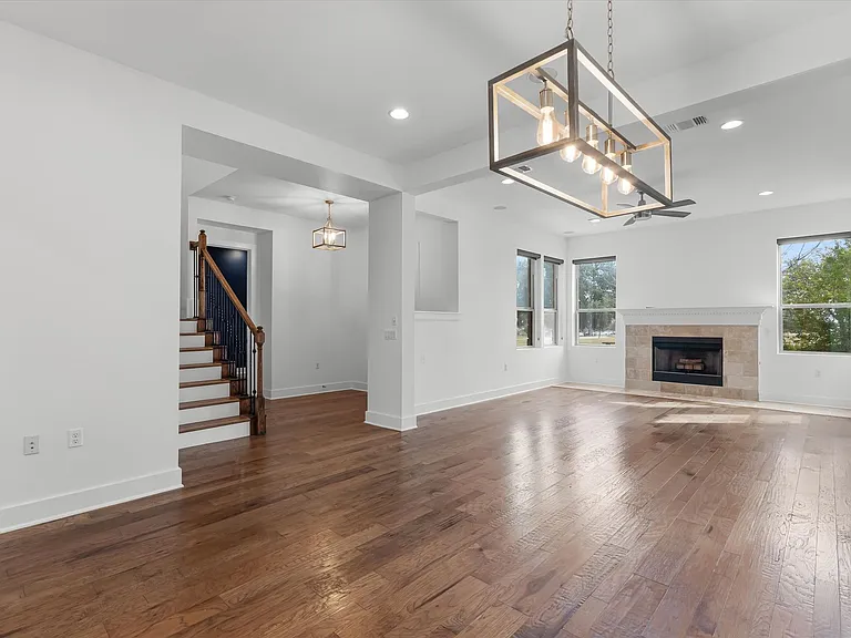 3120 Tom Miller St — Photo 2