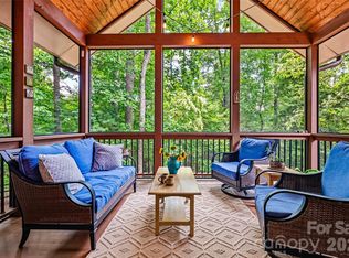 15 E Owl Creek Ln, Fairview, NC 28730