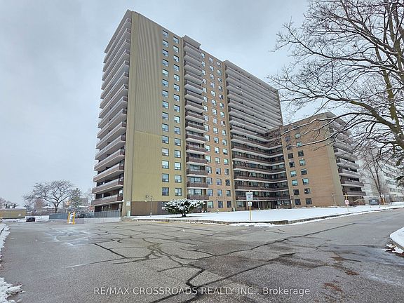 3rd image of 180 Markham Rd #921