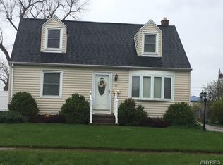 14 Applewood Rd, Cheektowaga, NY 14225