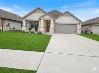 104 Bankside Dr, Hutto, TX 78634