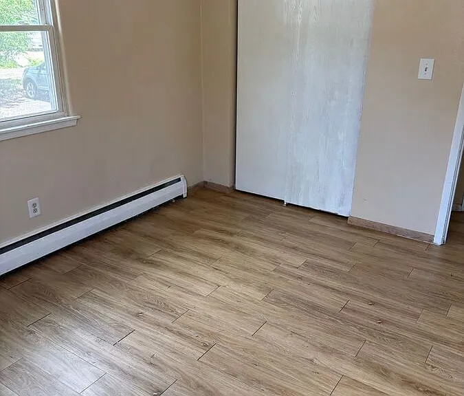 1015 York Ave #5 — Photo 3