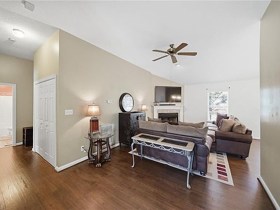 4th image of 4520 Princess Dr