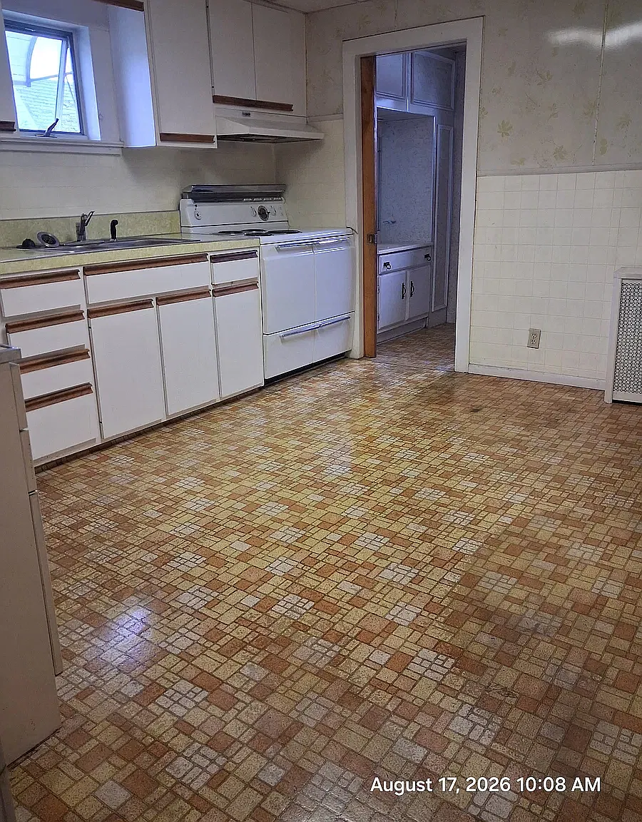 2 bed, $1,100 — Photo 1