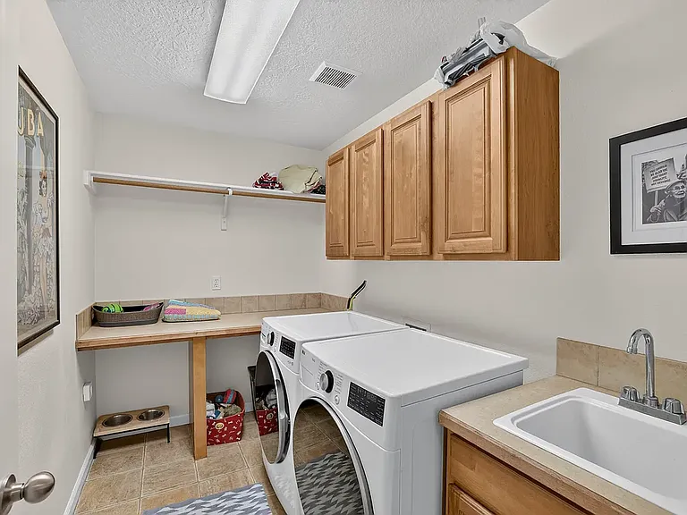 8106 W Penny Ln — Photo 17