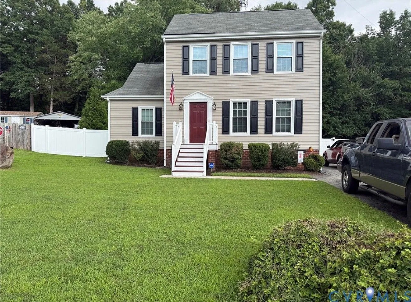 3 bed, 1305 sqft, $2,500 — Photo 1