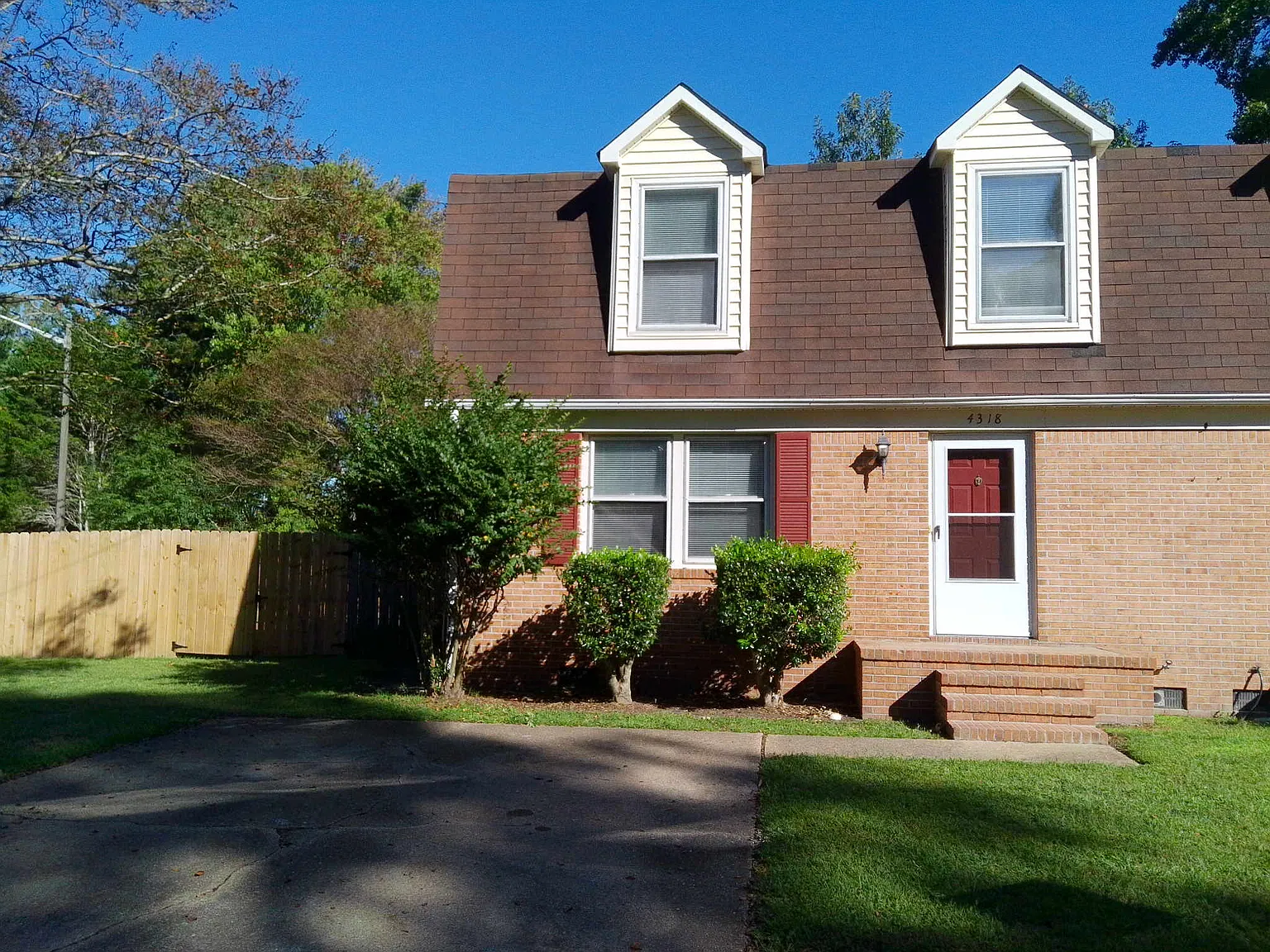 2 bed, 1.5 bath, $2,100 — Photo 1