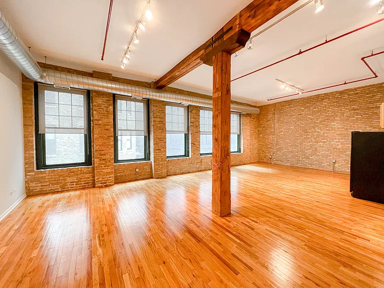 845 W. Fulton Market St. — Photo 7