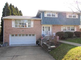 107 Greylock Dr, Pittsburgh, PA 15235