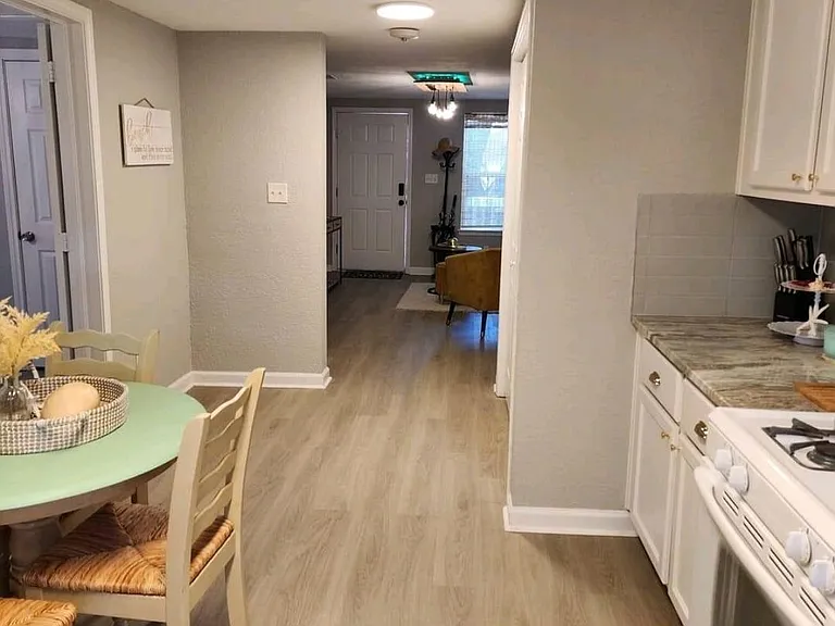 4517 Avenue K — Photo 13