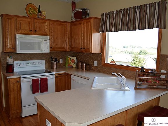 3rd image of 6603 N 150th St