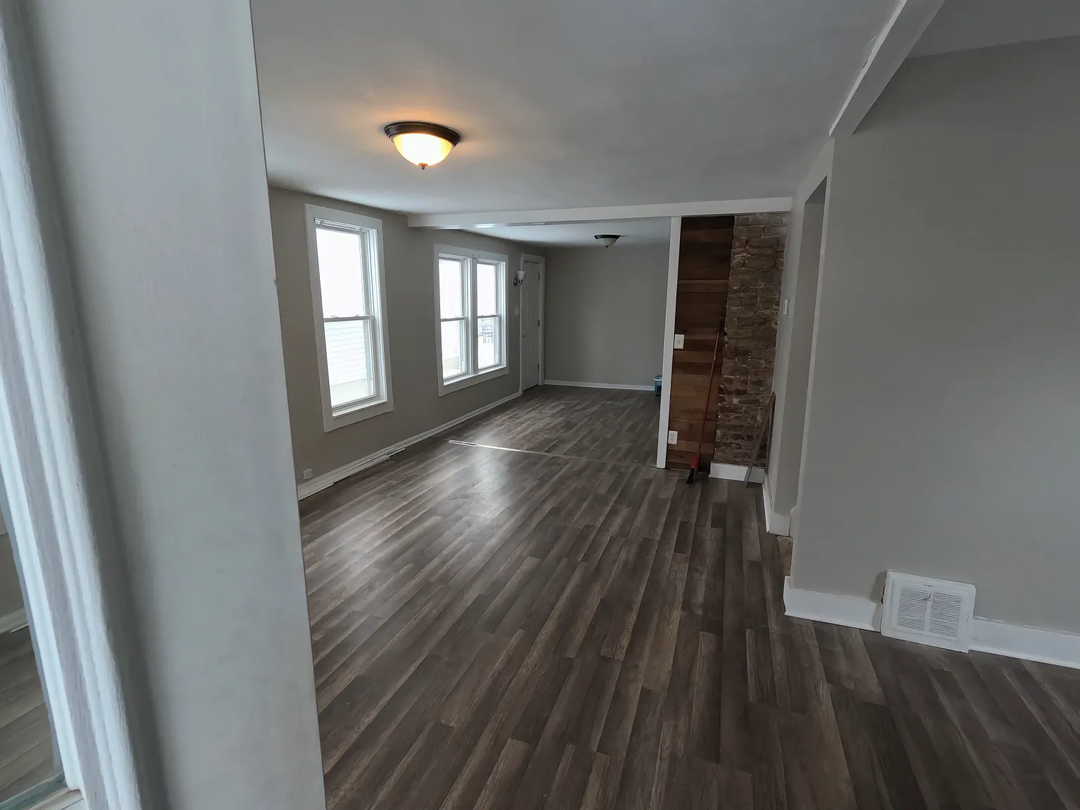 3 bed, 1.5 bath, 1300 sqft, $1,350 — Photo 2