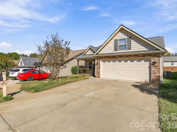 357 Robin Helton Dr, Boiling Springs, SC 29316