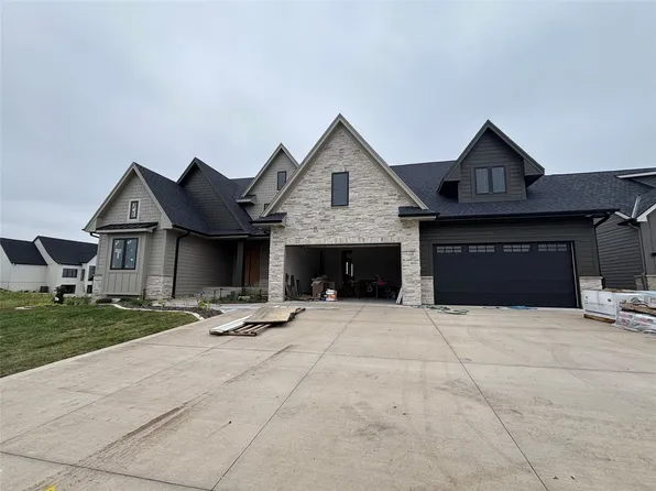 3837 NW 183rd St, Clive, IA 50325