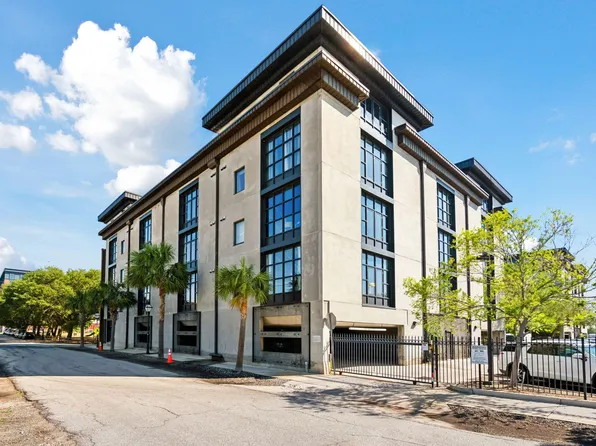 1 Cool Blow St APT 344, Charleston, SC 29403