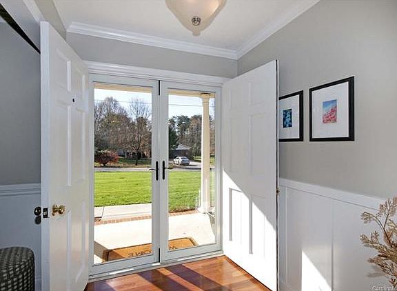3rd image of 155 Polly Dr