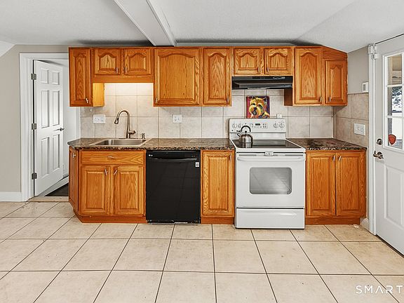 5th image of 64 Ryan Street