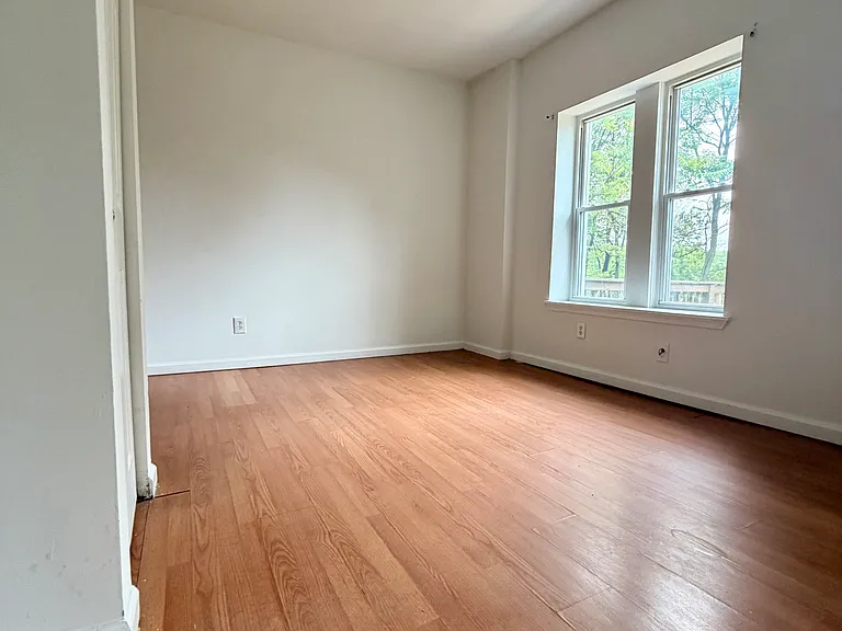 485 Antietam Dr — Photo 3